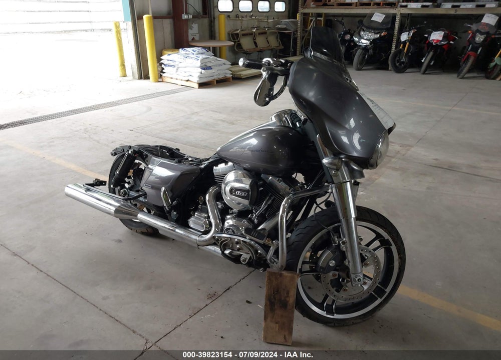 2014 HARLEY-DAVIDSON FLHX STREET GLIDE VIN: 1HD1KBM13EB624771