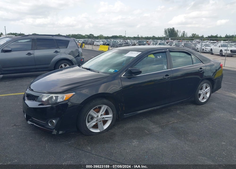 2014 TOYOTA CAMRY SE VIN: 4T1BF1FK3EU773420
