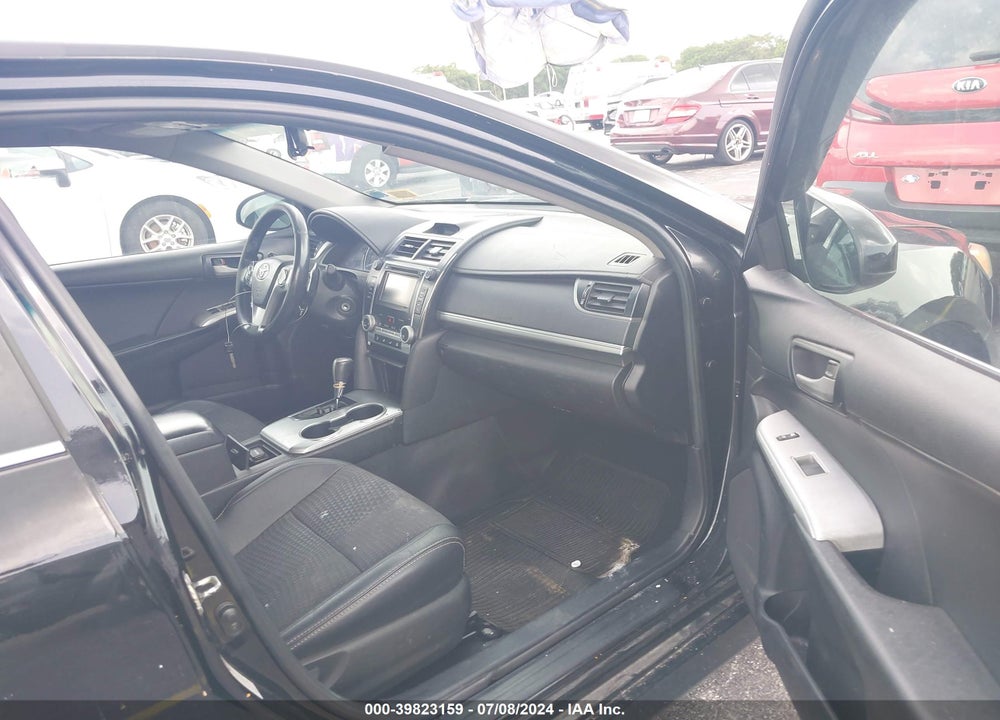 2014 TOYOTA CAMRY SE VIN: 4T1BF1FK3EU773420