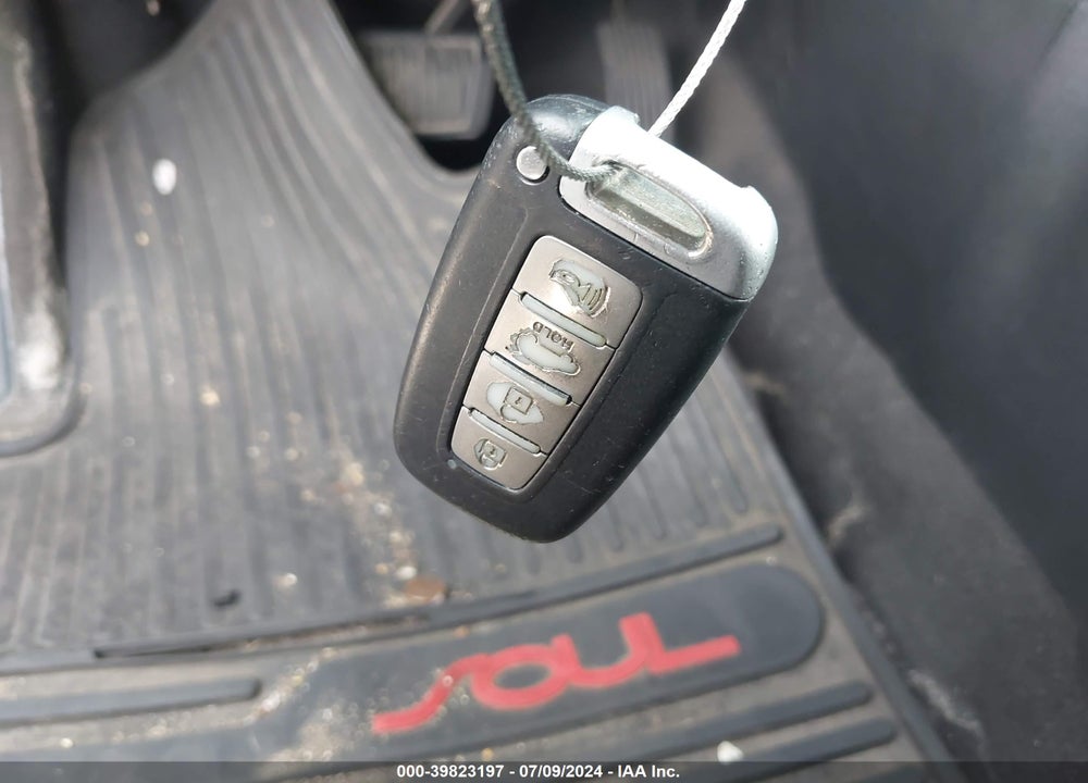 2011 KIA SOUL VIN: KNDJT2A22B7720532