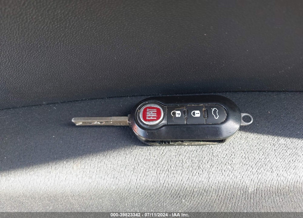 2015 FIAT 500 POP VIN: 3C3CFFARXFT502588