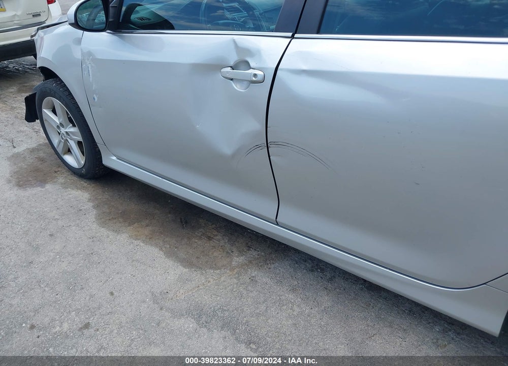 2013 TOYOTA CAMRY SE VIN: 4T1BF1FK7DU654221