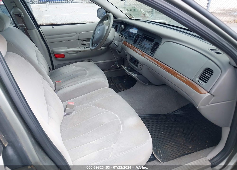2002 FORD CROWN VICTORIA STANDARD VIN: 2FAFP73W02X160131