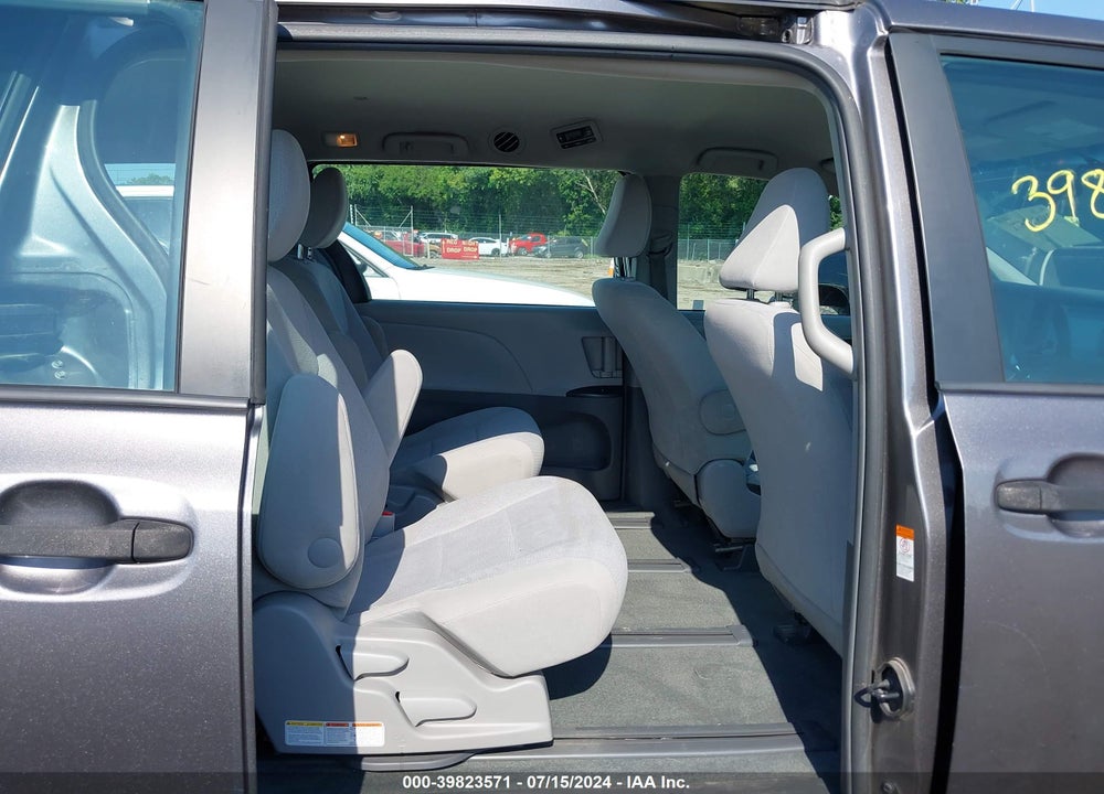 2017 TOYOTA SIENNA L 7 PASSENGER VIN: 5TDZZ3DC6HS837816