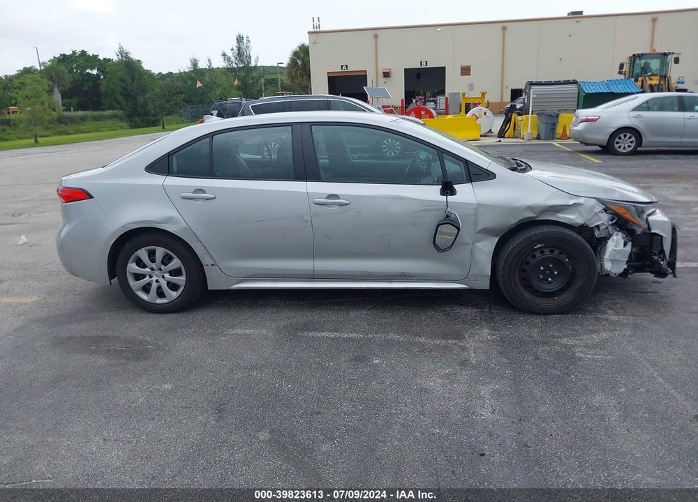 2022 TOYOTA COROLLA LE VIN: 5YFEPMAE3NP377440