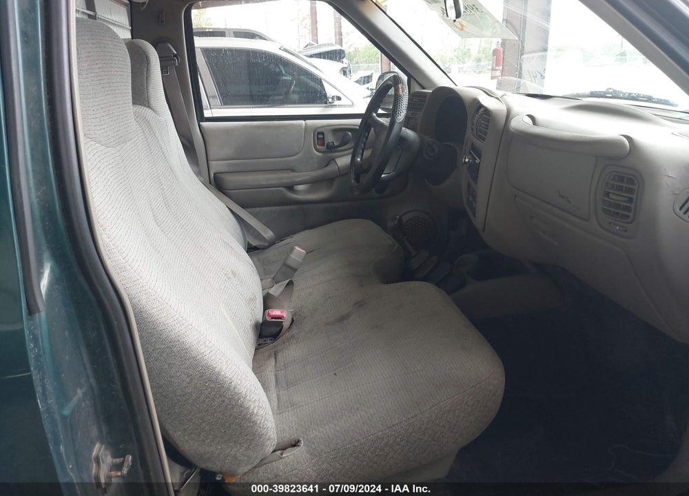 1998 CHEVROLET S-10 FLEETSIDE VIN: 1GCCS1441W8165690