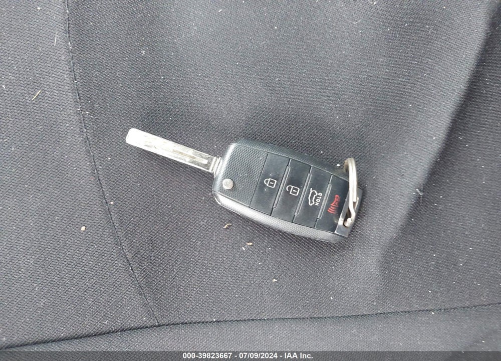 2012 KIA SORENTO LX VIN: 5XYKT3A65CG300877
