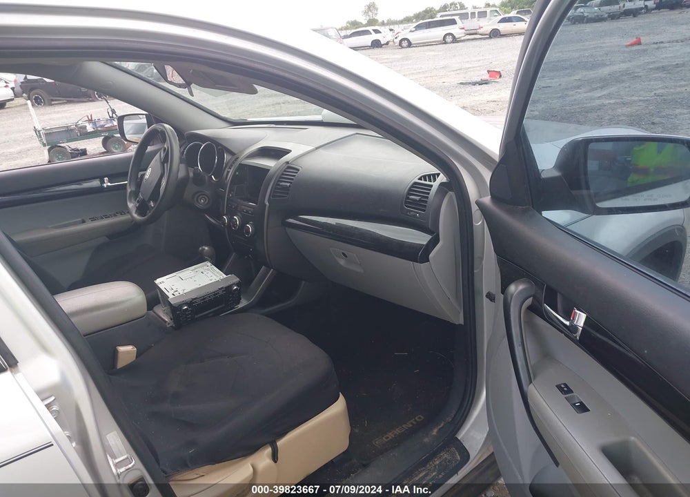 2012 KIA SORENTO LX VIN: 5XYKT3A65CG300877