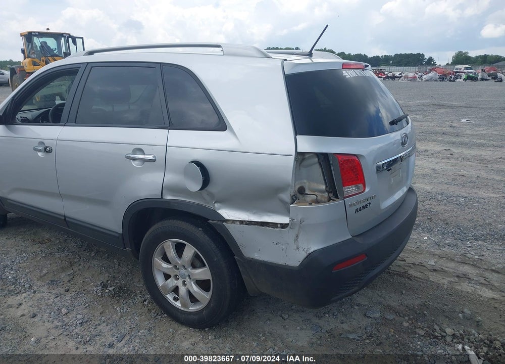2012 KIA SORENTO LX VIN: 5XYKT3A65CG300877