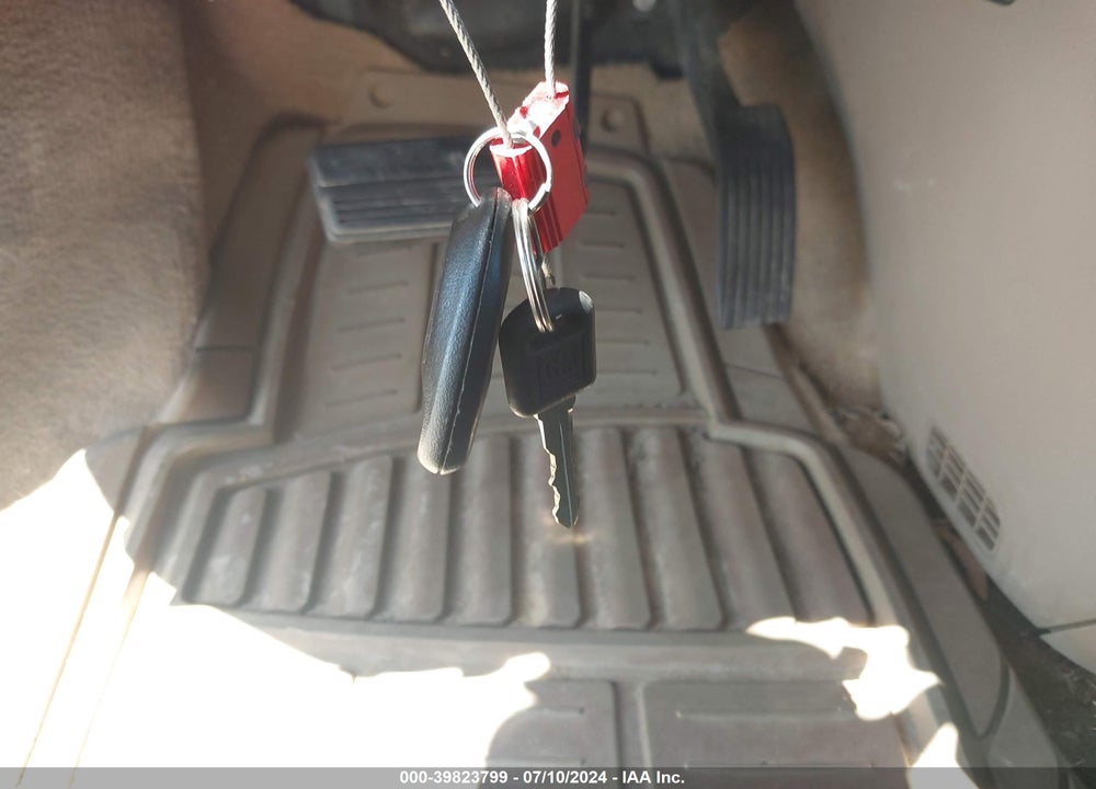 2005 SATURN RELAY FWD VIN: 5GZDV03L25D281807