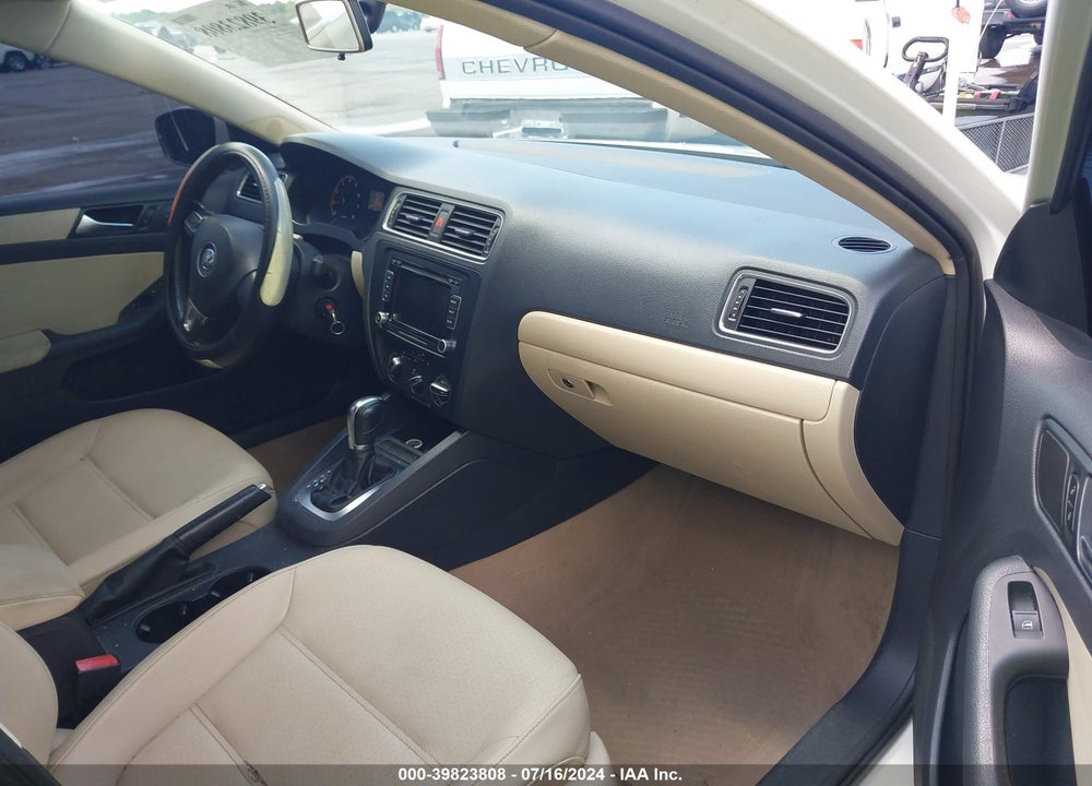 2011 VOLKSWAGEN JETTA 2.5L SE VIN: 3VWDX7AJ6BM368922