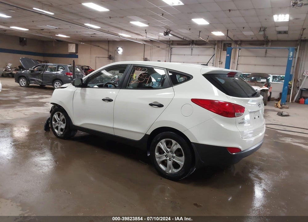 2010 HYUNDAI TUCSON GLS VIN: KM8JT3AC1AU075785