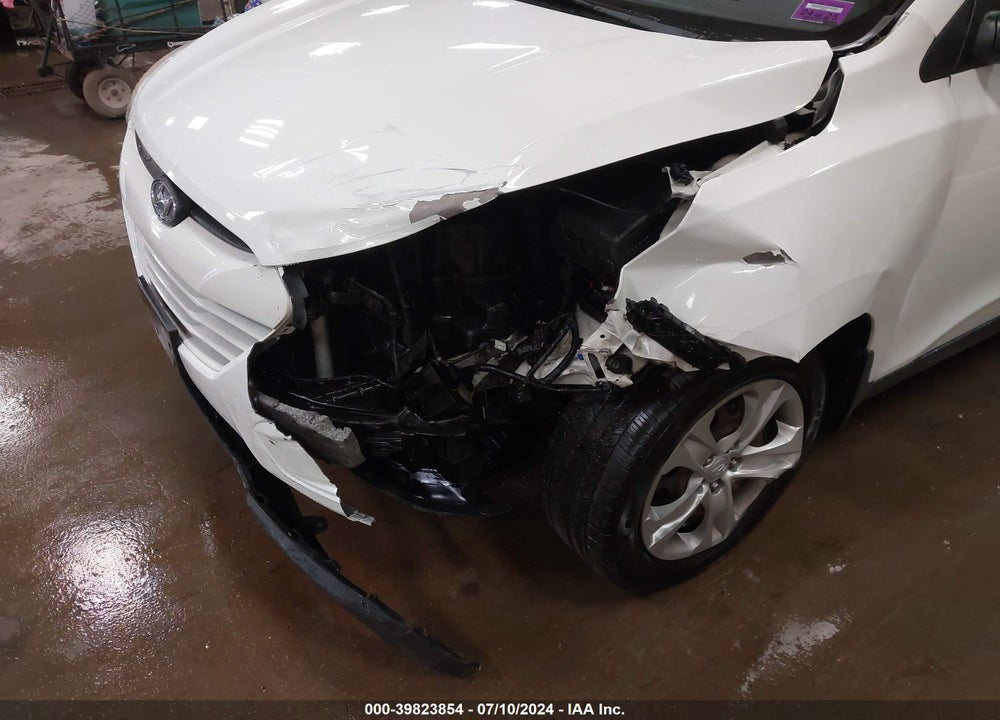 2010 HYUNDAI TUCSON GLS VIN: KM8JT3AC1AU075785