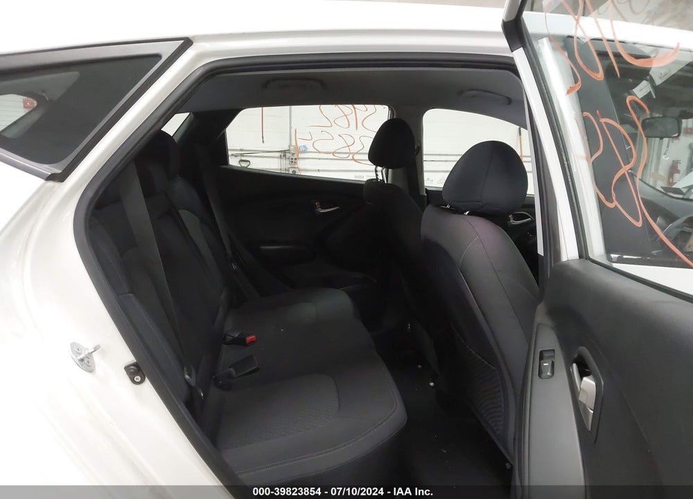 2010 HYUNDAI TUCSON GLS VIN: KM8JT3AC1AU075785