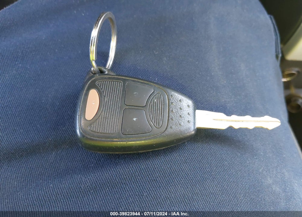2008 JEEP PATRIOT SPORT VIN: 1J8FT28058D589030