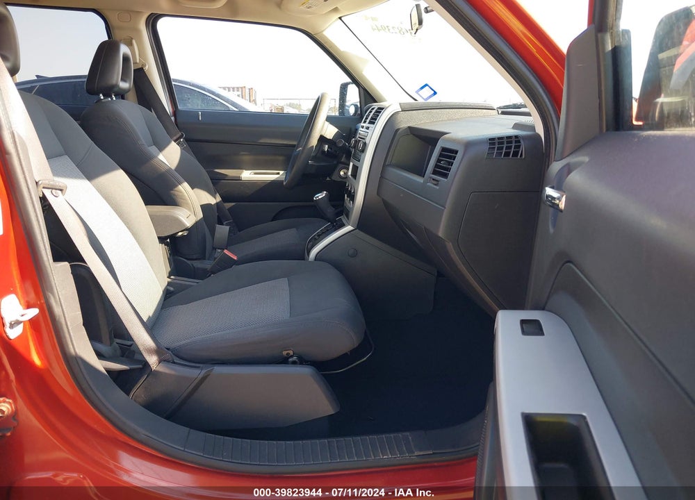 2008 JEEP PATRIOT SPORT VIN: 1J8FT28058D589030