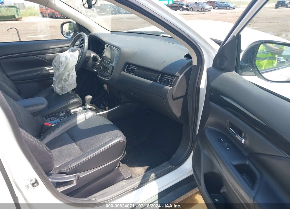 2018 MITSUBISHI OUTLANDER SEL VIN: JA4AZ3A31JZ063670