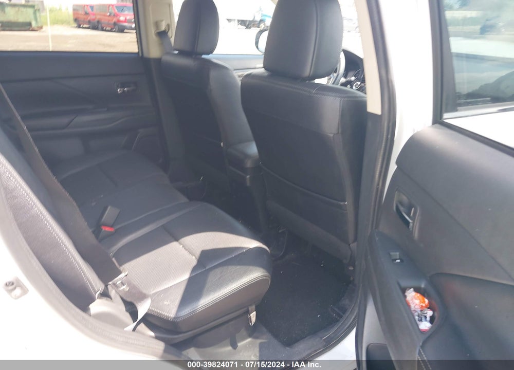 2018 MITSUBISHI OUTLANDER SEL VIN: JA4AZ3A31JZ063670