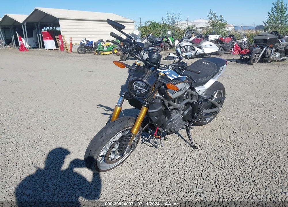 2023 INDIAN MOTORCYCLE CO. FTR R CARBON VIN: 56KRZR226P3009322