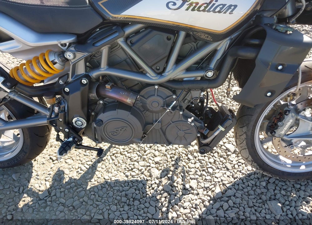 2023 INDIAN MOTORCYCLE CO. FTR R CARBON VIN: 56KRZR226P3009322