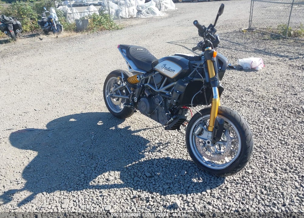 2023 INDIAN MOTORCYCLE CO. FTR R CARBON VIN: 56KRZR226P3009322