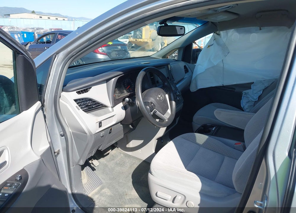 2017 TOYOTA SIENNA VIN: 5TDKZ3DC0HS874703