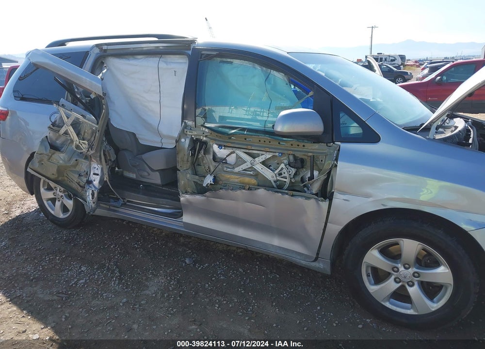 2017 TOYOTA SIENNA VIN: 5TDKZ3DC0HS874703