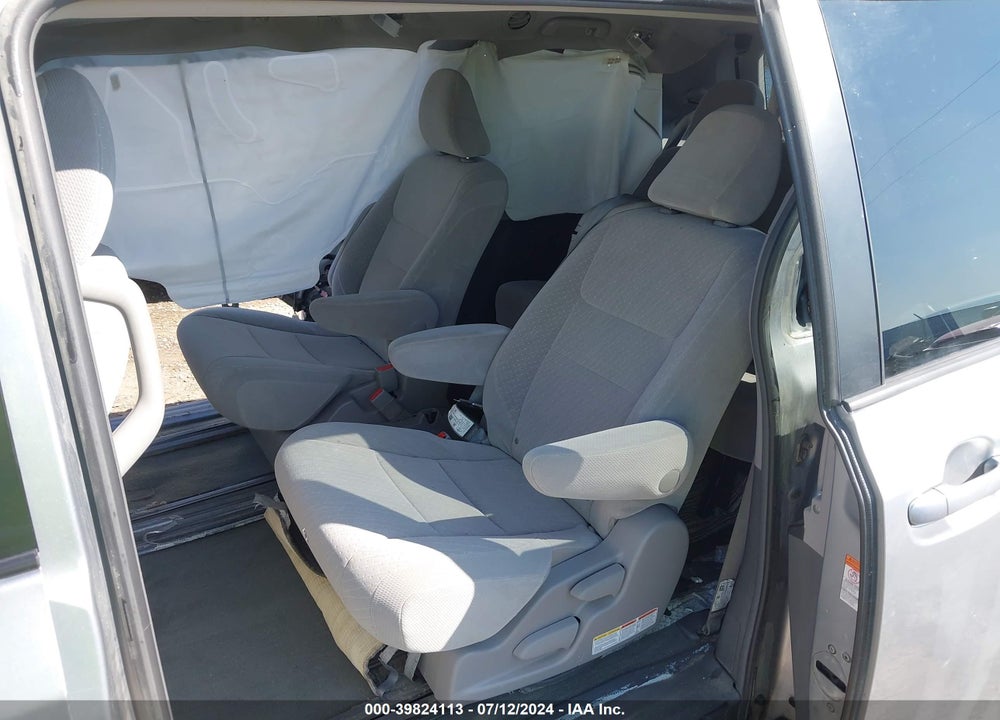 2017 TOYOTA SIENNA VIN: 5TDKZ3DC0HS874703