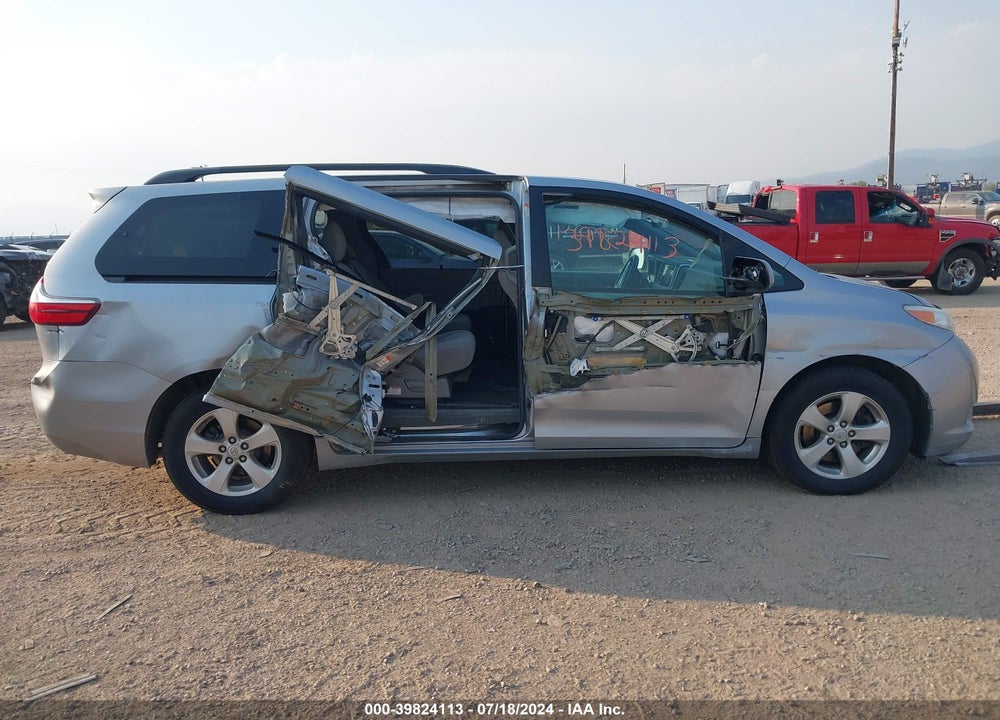 2017 TOYOTA SIENNA VIN: 5TDKZ3DC0HS874703