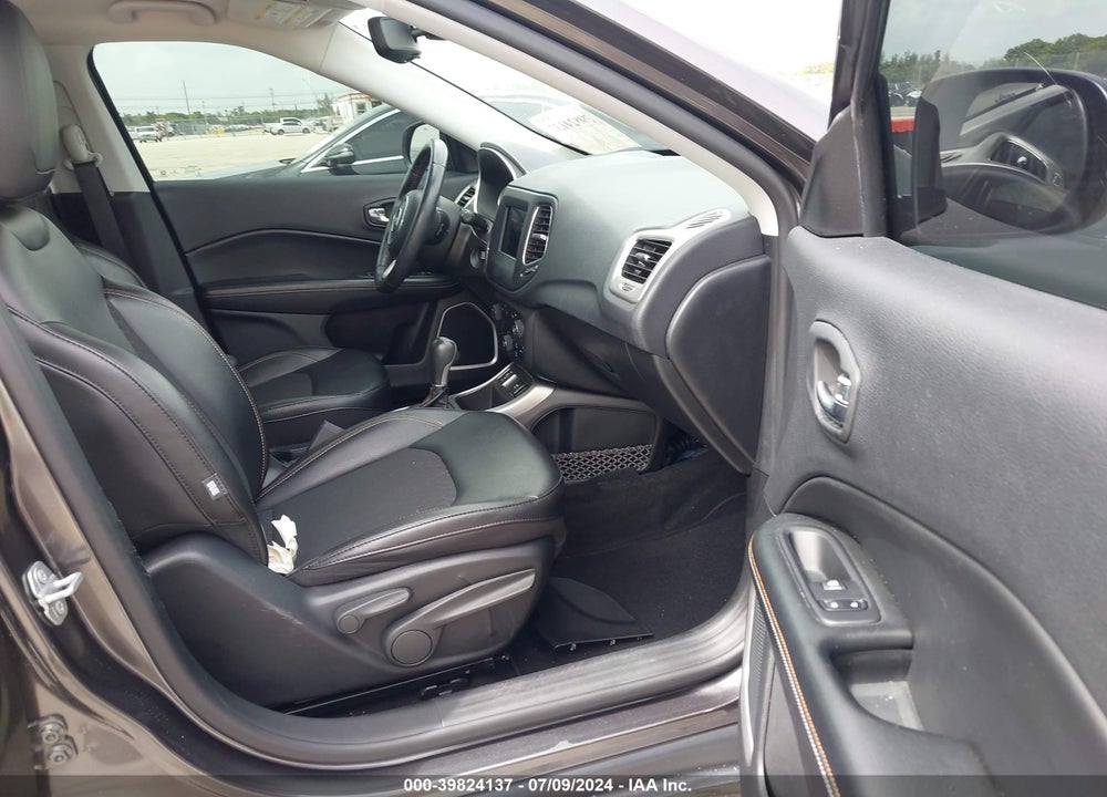 2020 JEEP COMPASS LATITUDE FWD VIN: 3C4NJCBB9LT121183