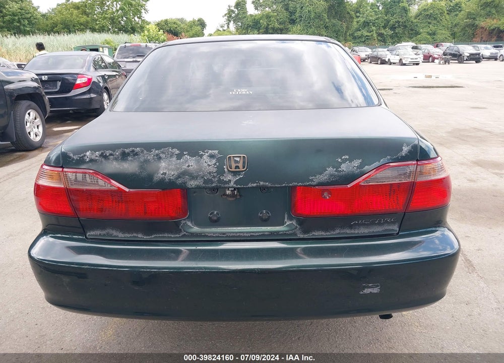 1998 HONDA ACCORD LX VIN: 1HGCG5544WA221557