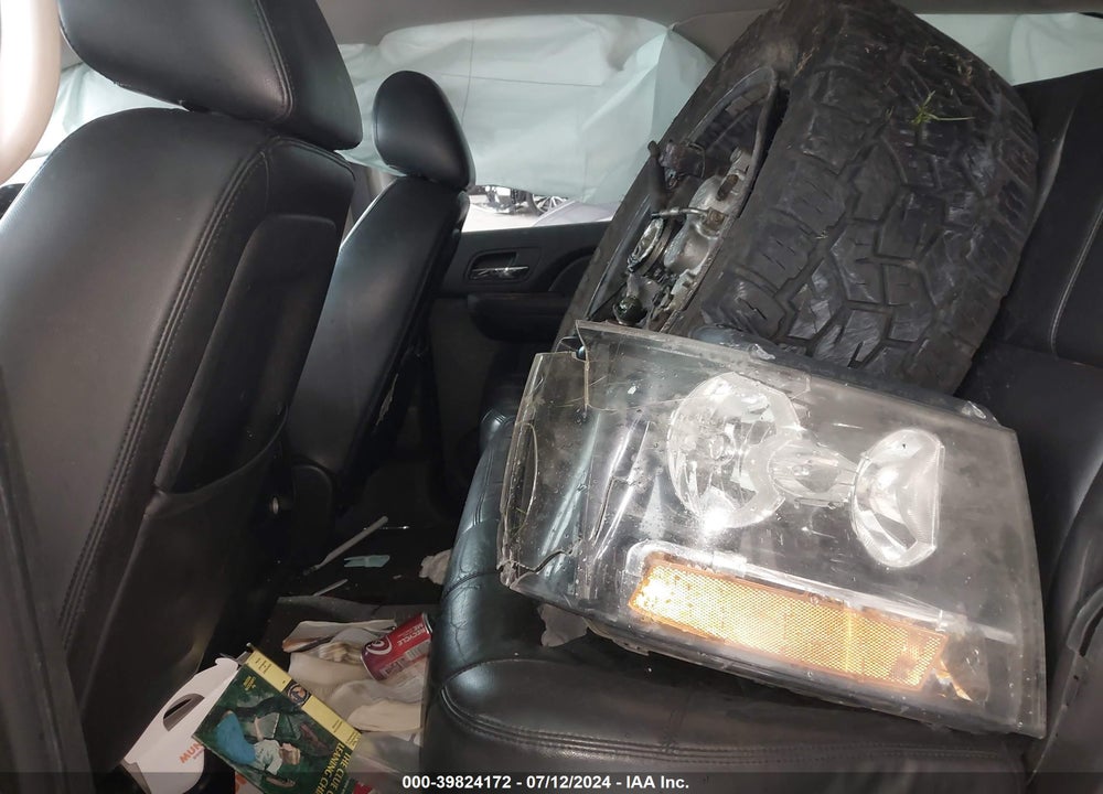 2010 CHEVROLET TAHOE LT VIN: 1GNUKBE00AR118439