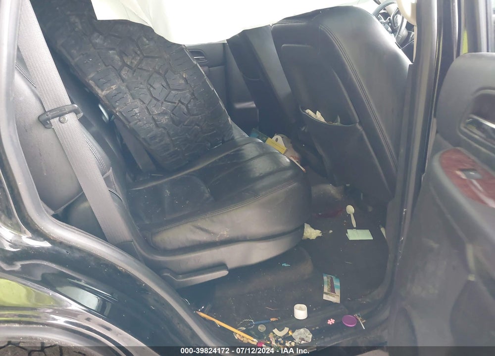 2010 CHEVROLET TAHOE LT VIN: 1GNUKBE00AR118439