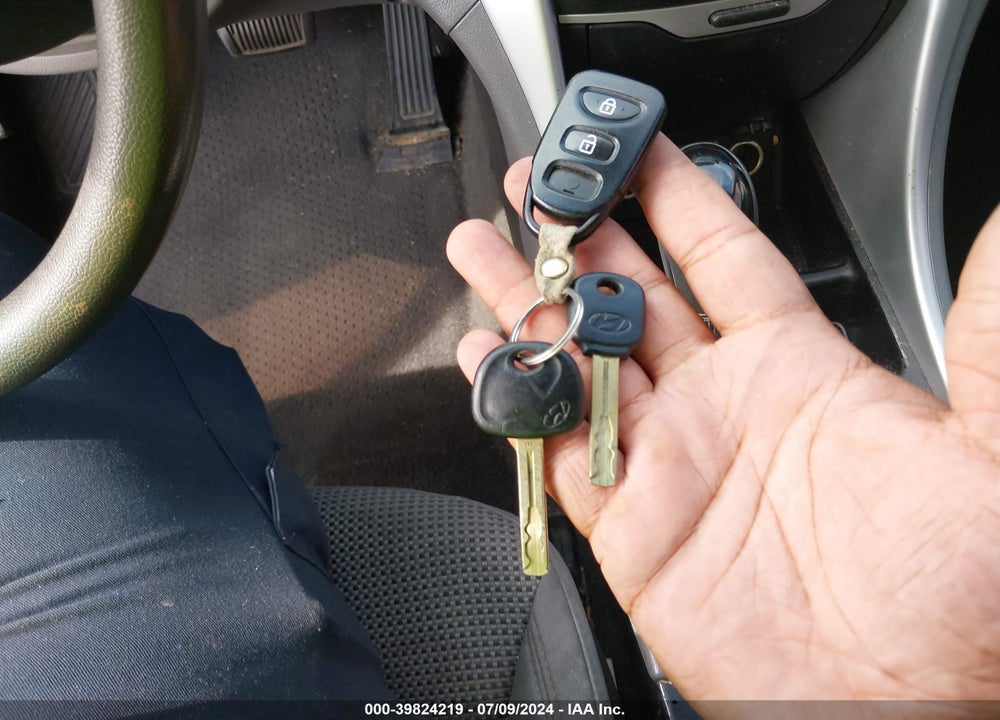 2013 HYUNDAI SONATA GLS VIN: 5NPEB4AC0DH556026