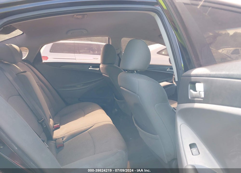 2013 HYUNDAI SONATA GLS VIN: 5NPEB4AC0DH556026