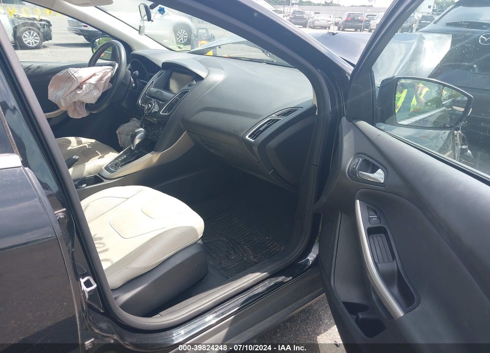 2015 FORD FOCUS TITANIUM VIN: 1FADP3J20FL297590