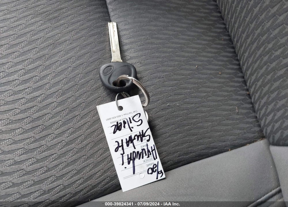 2017 HYUNDAI SANTA FE SPORT 2.4L VIN: 5XYZTDLB1HG465749