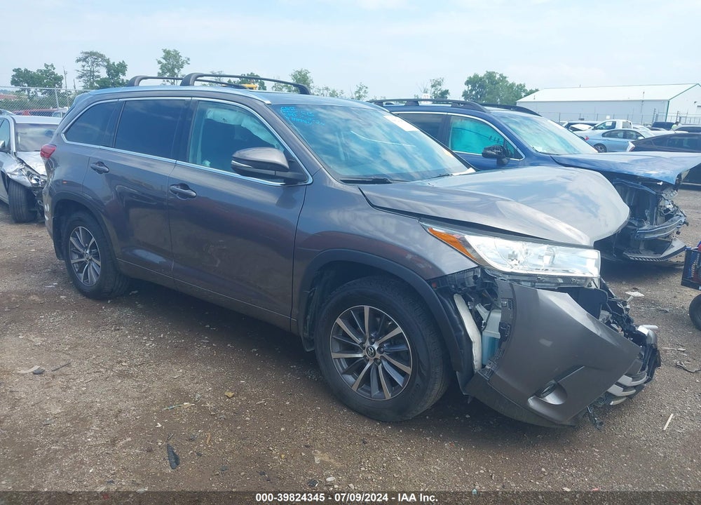 2018 TOYOTA HIGHLANDER XLE VIN: 5TDJZRFH4JS889184