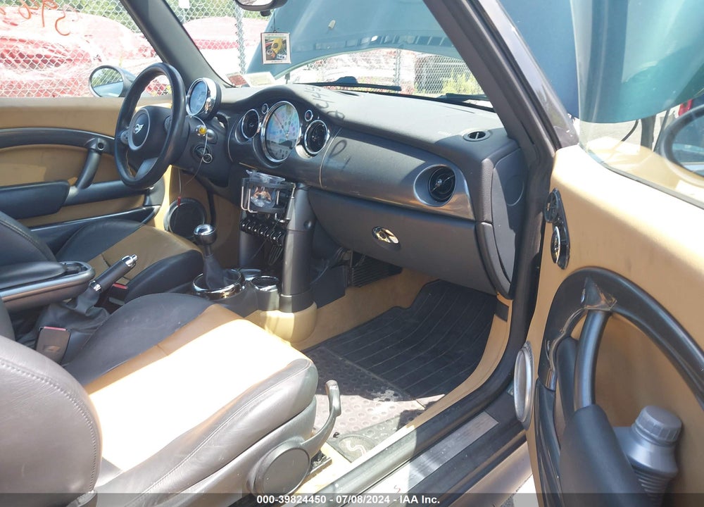 2007 MINI COOPER S VIN: WMWRH33527TJ43241
