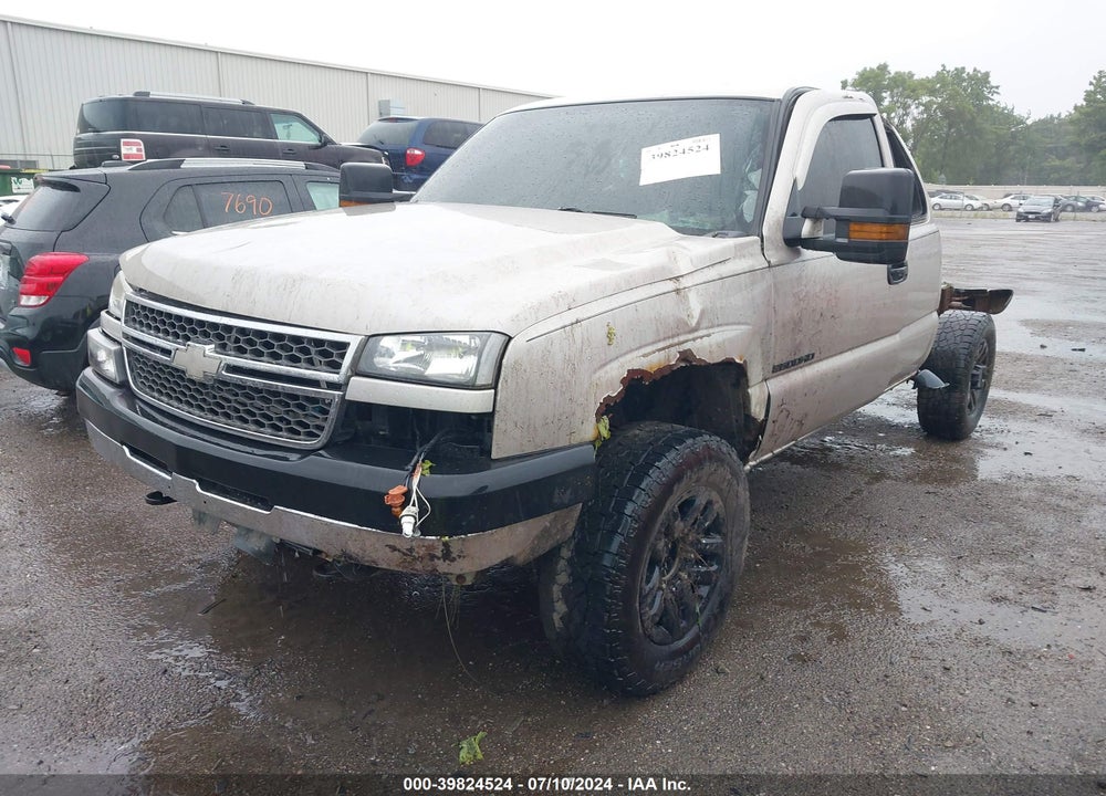 2005 CHEVROLET SILVERADO 2500HD LS VIN: 1GCHK29U15E210681