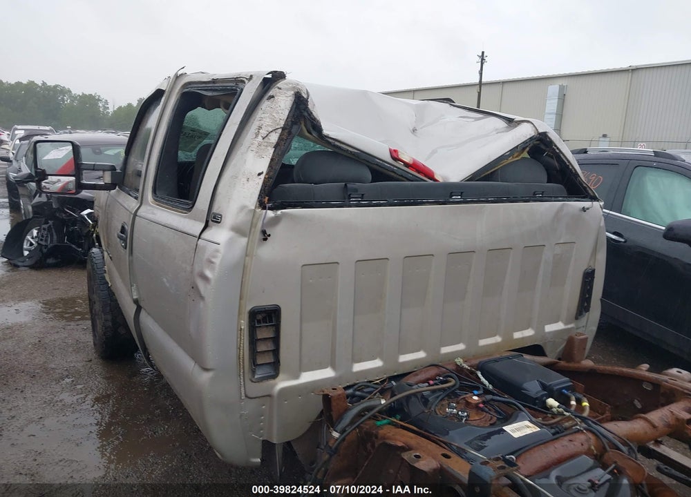 2005 CHEVROLET SILVERADO 2500HD LS VIN: 1GCHK29U15E210681