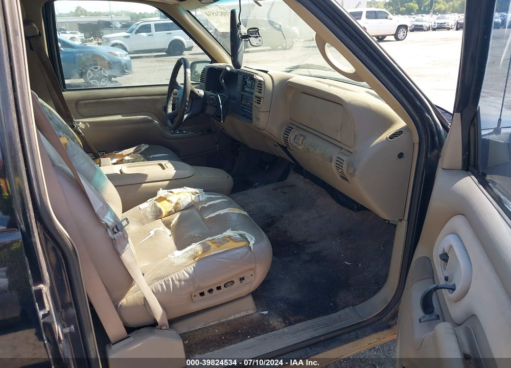 1999 GMC SUBURBAN 1500 SL VIN: 1GKEC16R3XJ709149