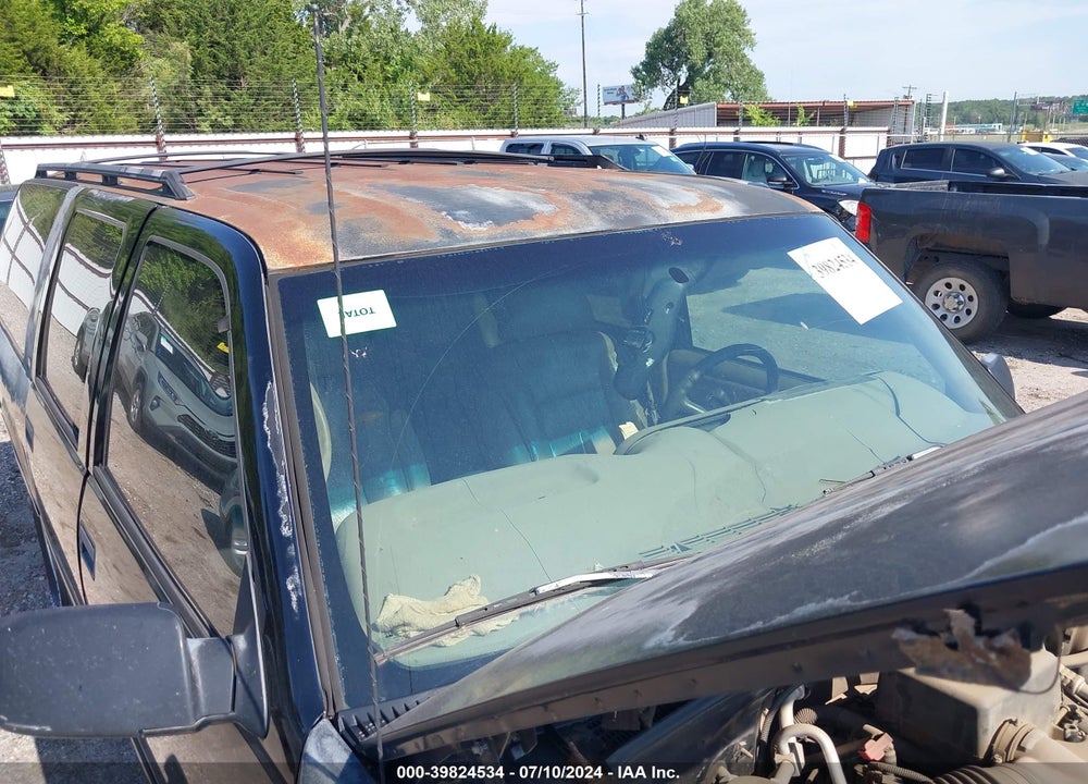 1999 GMC SUBURBAN 1500 SL VIN: 1GKEC16R3XJ709149