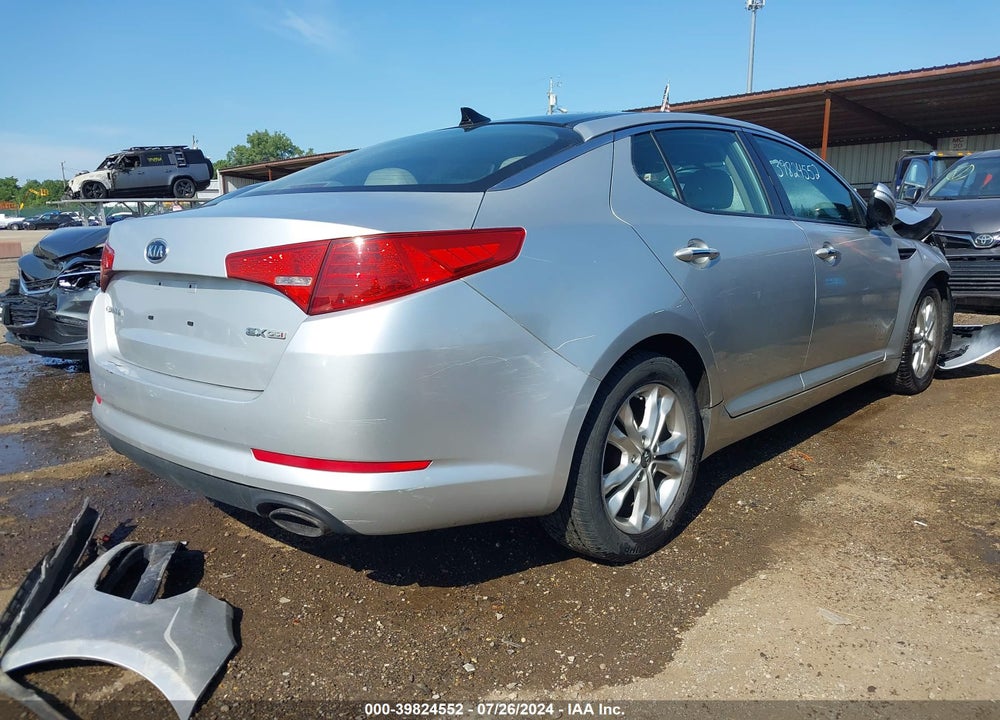 2011 KIA OPTIMA EX VIN: KNAGN4A75B5051855