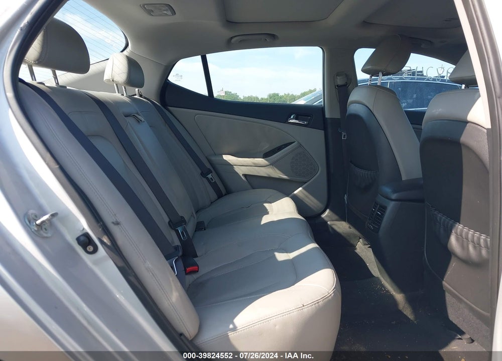2011 KIA OPTIMA EX VIN: KNAGN4A75B5051855
