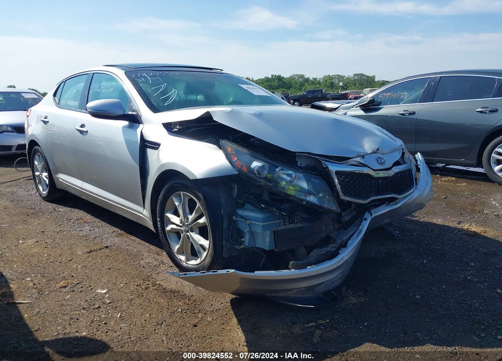 2011 KIA OPTIMA EX VIN: KNAGN4A75B5051855