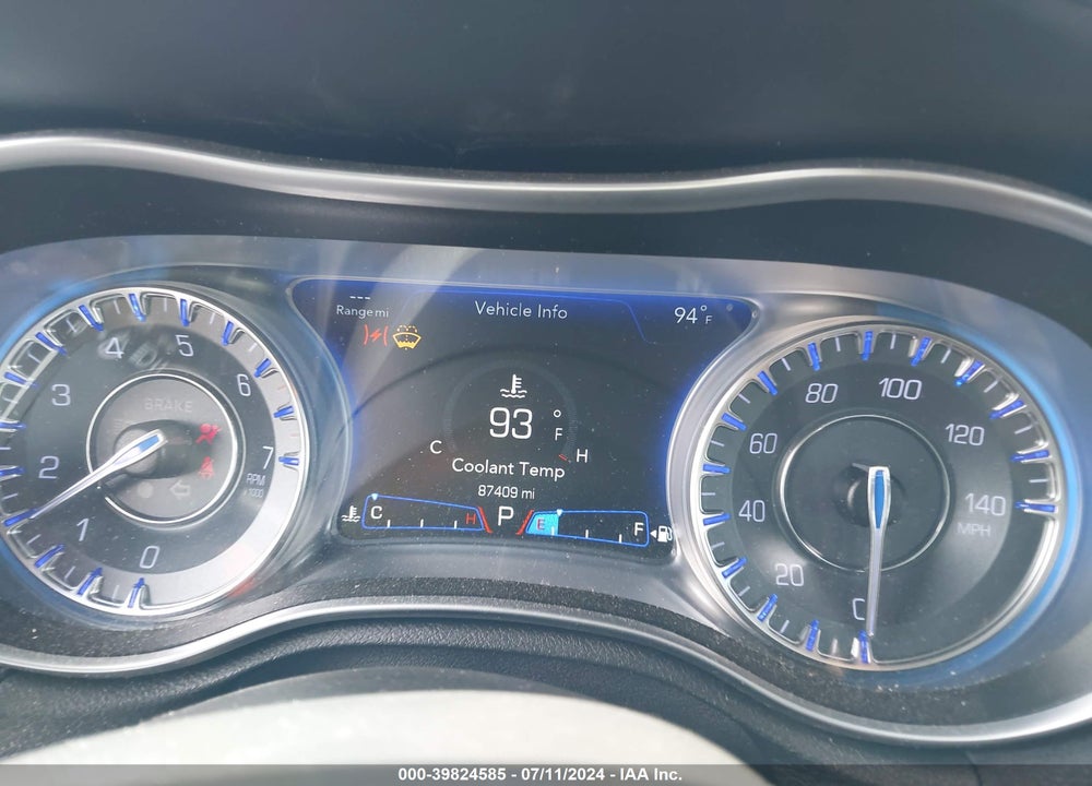 2018 CHRYSLER 300 LIMITED VIN: 2C3CCAEG3JH137502