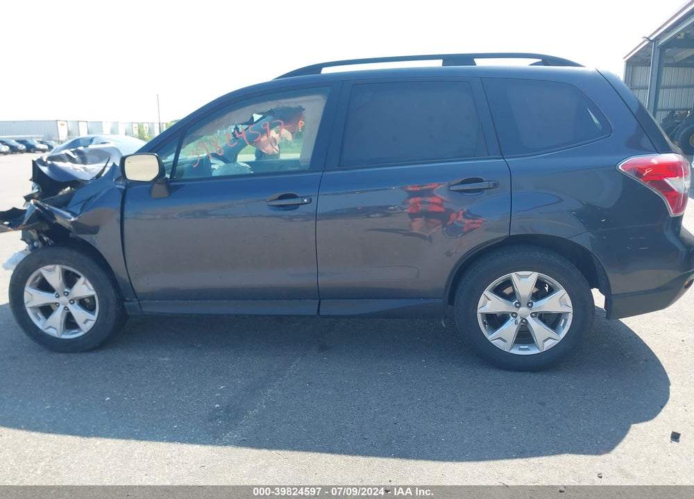 2016 SUBARU FORESTER 2.5I PREMIUM VIN: JF2SJAFC8GH547883