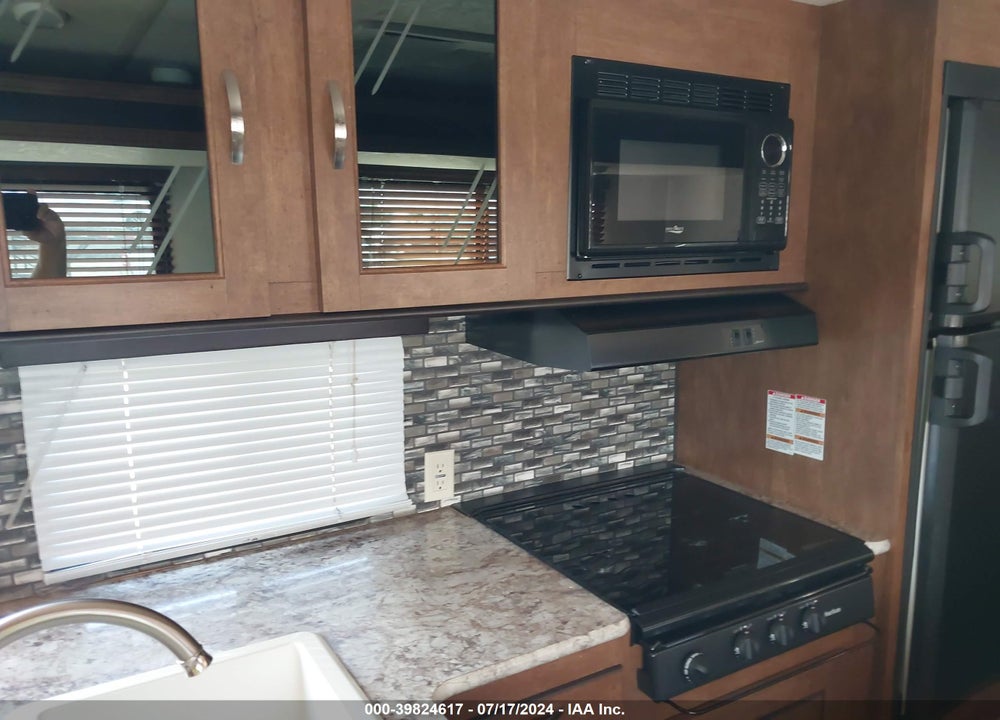 2018 FOREST RIVER WILDWOOD VIN: 4X4TWDB25J7357470