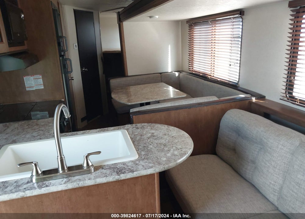 2018 FOREST RIVER WILDWOOD VIN: 4X4TWDB25J7357470